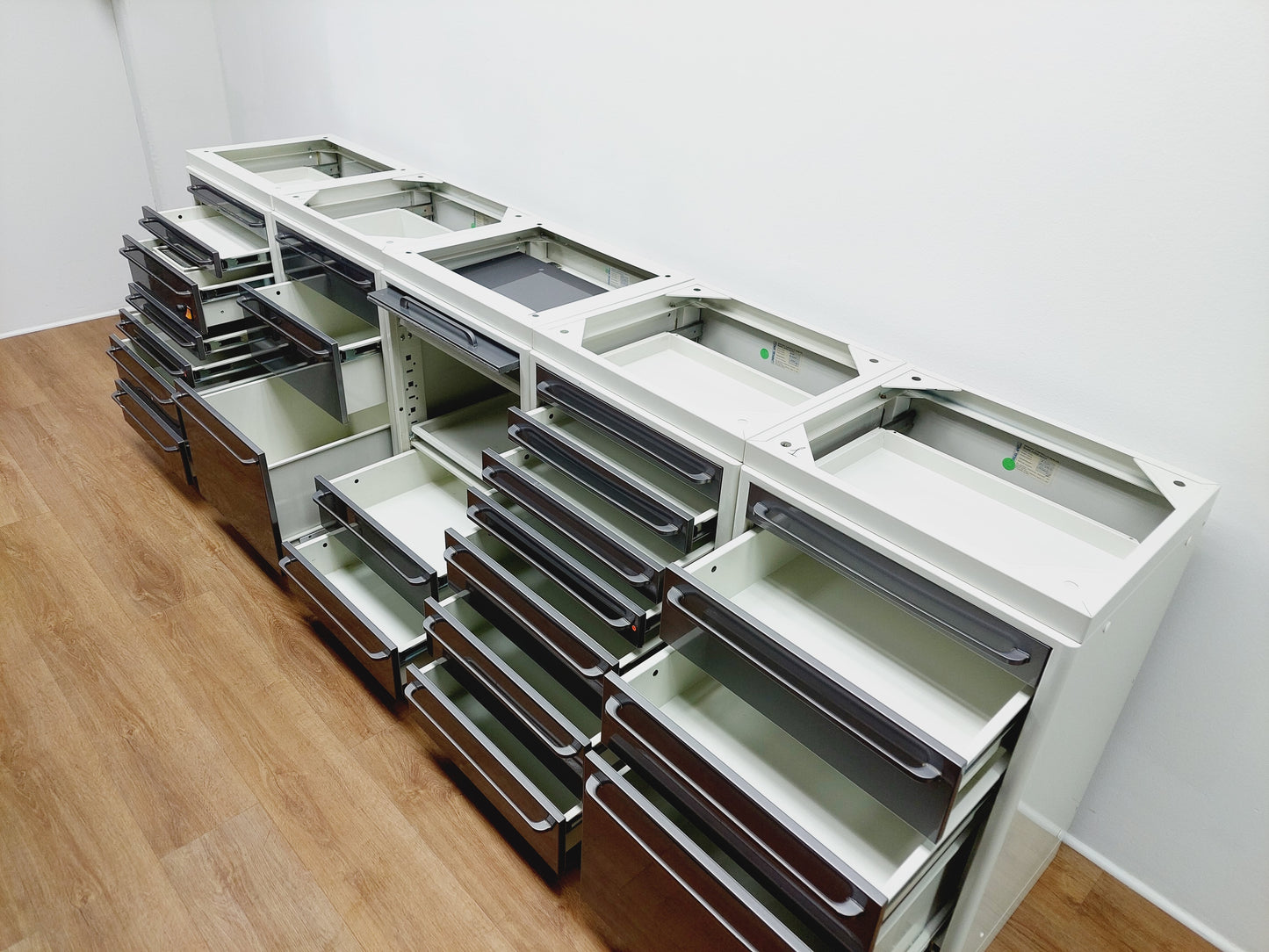 5er Dental Schrankzeile aus Praxisauflösung