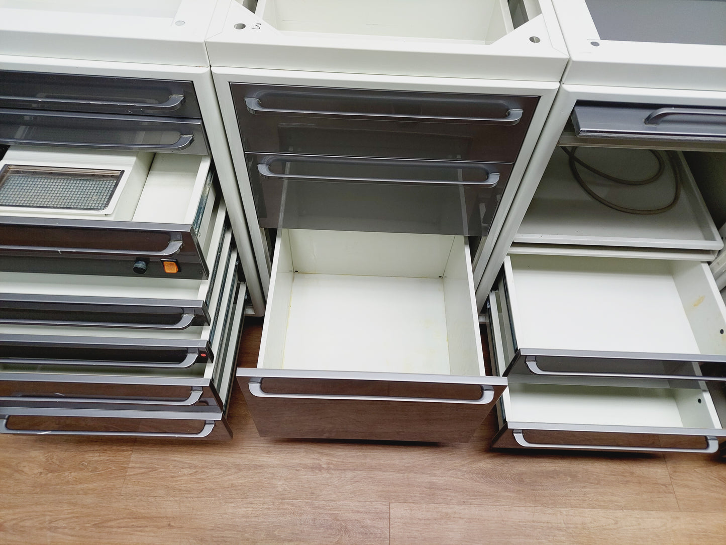 5er Dental Schrankzeile aus Praxisauflösung