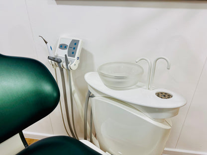 Ultradent UP 2020 Behandlungseinheit mit Amalgamabscheider Trockenabsaugung gebraucht (Kopie)