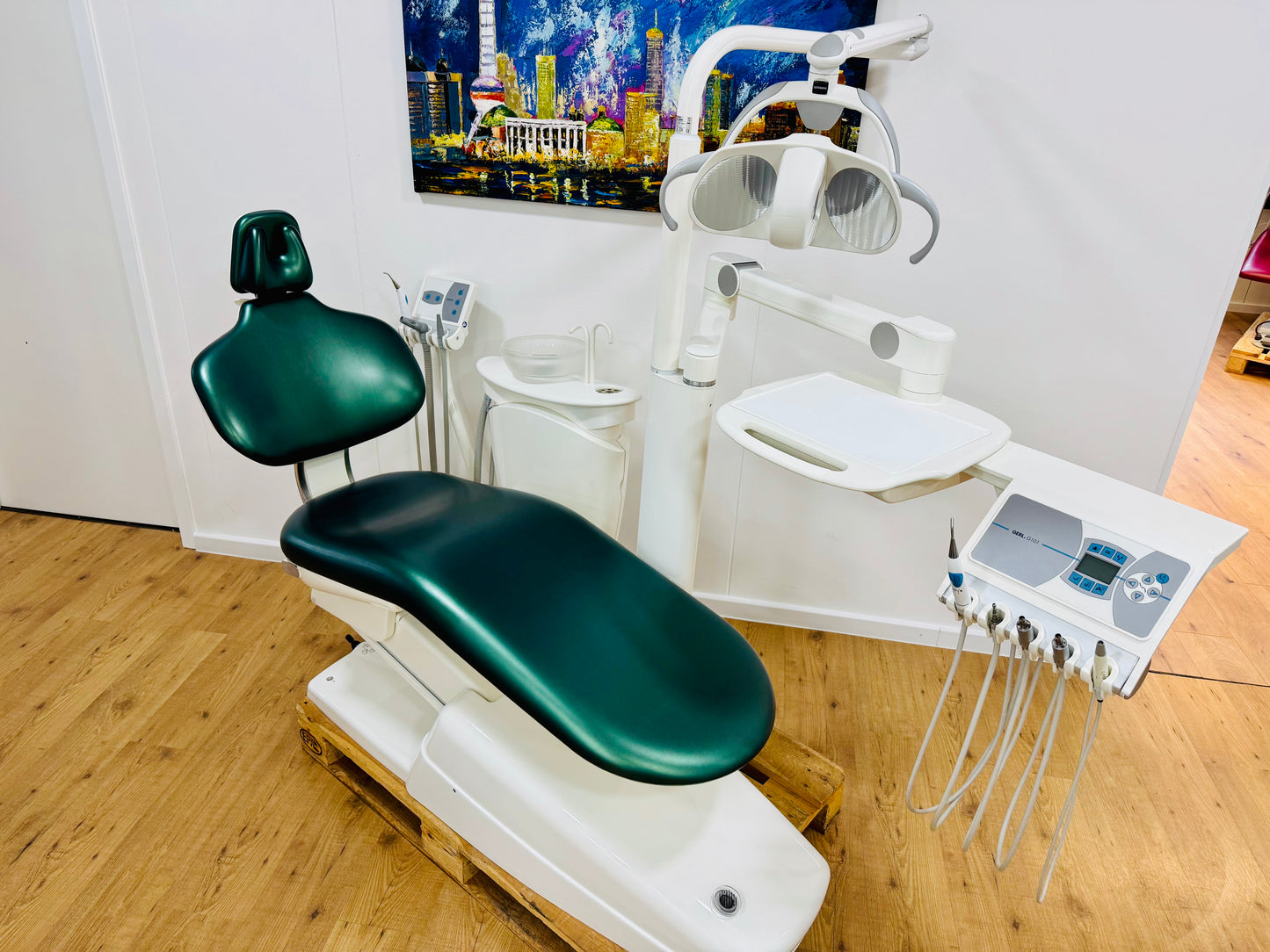 Ultradent UP 2020 Behandlungseinheit mit Amalgamabscheider Trockenabsaugung gebraucht (Kopie)