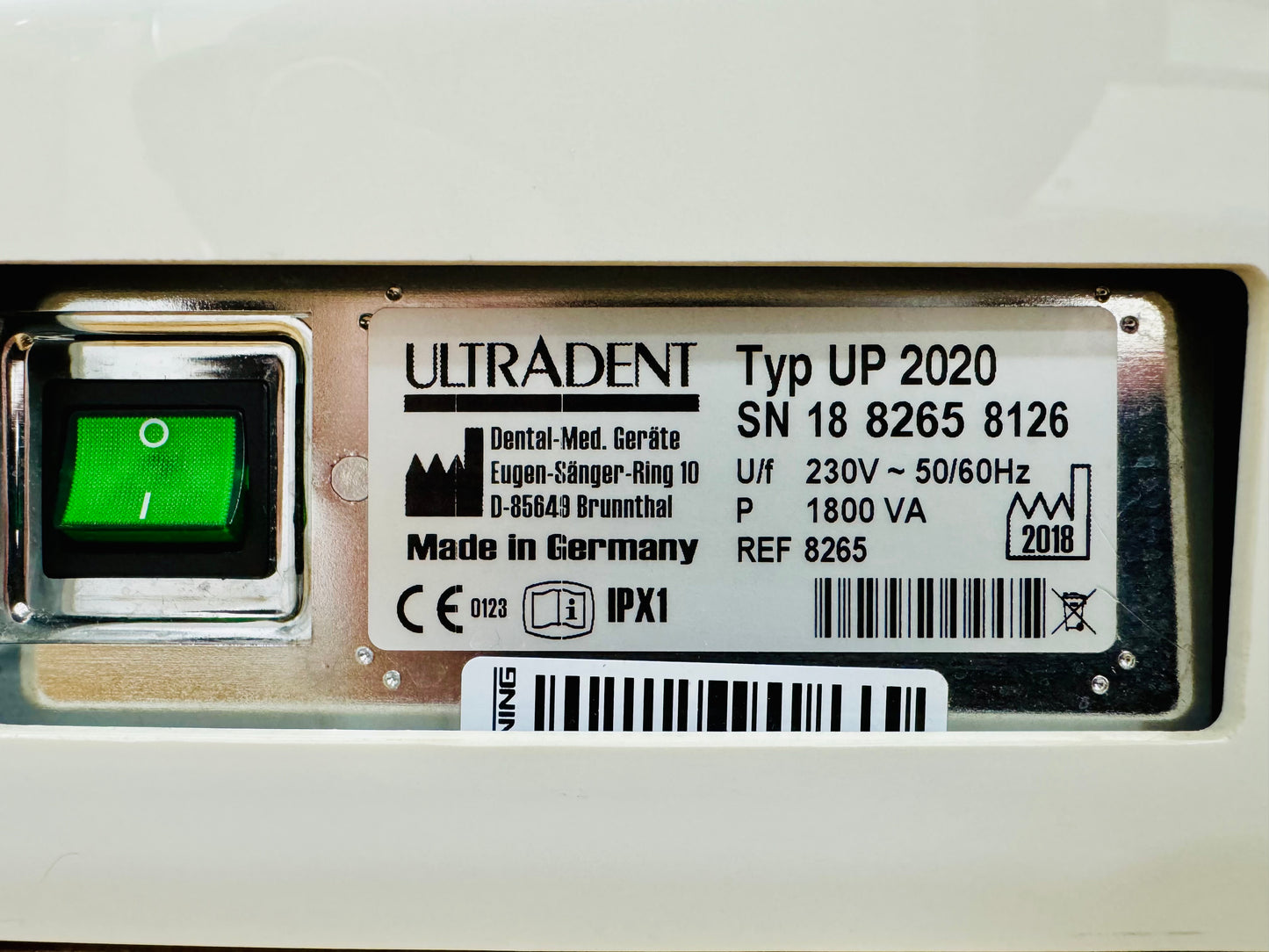 Ultradent UP 2020 Behandlungseinheit mit Amalgamabscheider Trockenabsaugung gebraucht (Kopie)