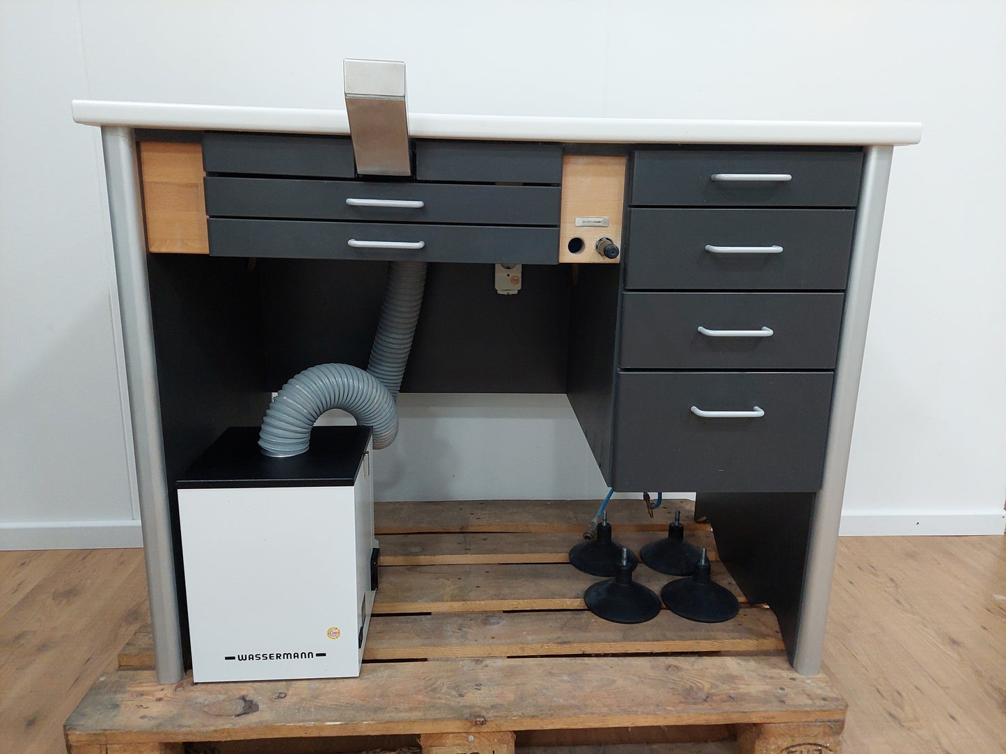 STROHM + MAIER Labortisch Arbeitstisch Arbeitsplatz inklusve Absaugung und Lampe